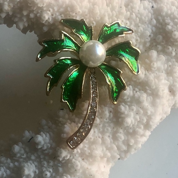 NEW! Palm Tree Green Rhinestone Pearl Pin Brooch - Picture 1 of 5